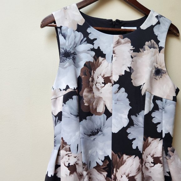 Floral Sleeveless Dress - Black and Cream - Picture 3 of 10